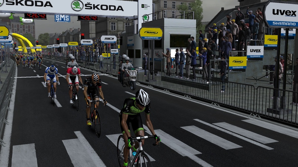 s3.amazonaws.com/static.fixphotobucket.com/3-080-CENTRAL EUROPEAN TOUR-BUDAPEST GP/3-080-PIC 007_zpsgfdpvt4h.jpg